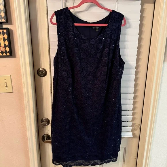 Connected Apparel 22W - Picture 1 of 5